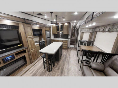 Coachmen Chaparral Fifth Wheel Interior