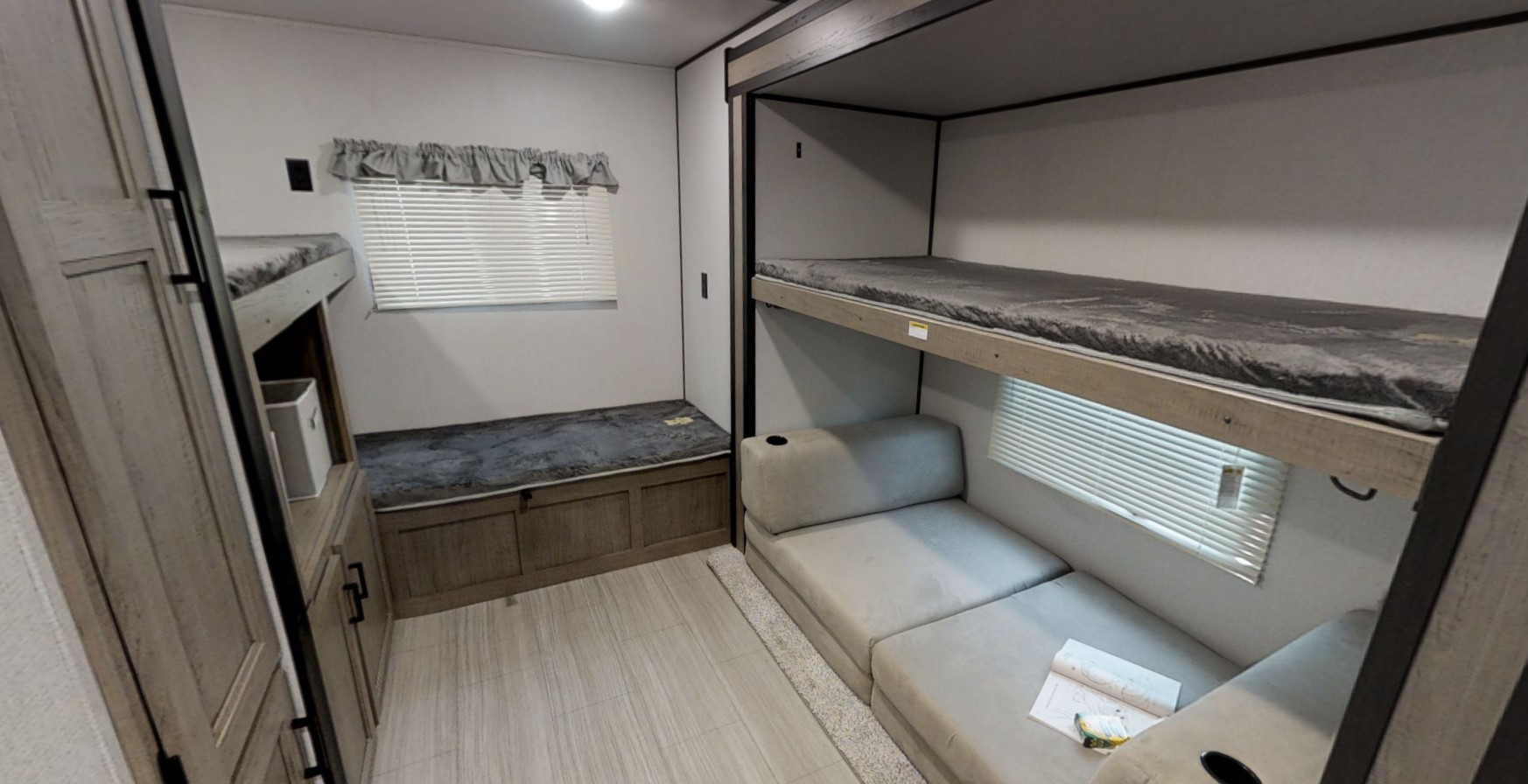 travel trailer bunk room